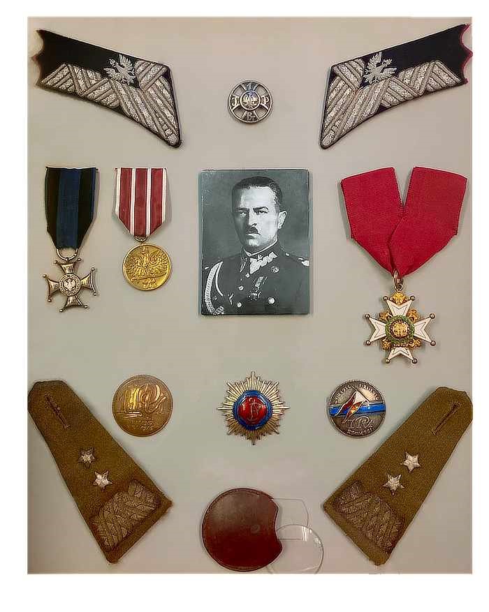 Virtuti Militari, the Most Honourable Order of the Bath and other memorabilia of Lt. Gen. J. Głuchowski
