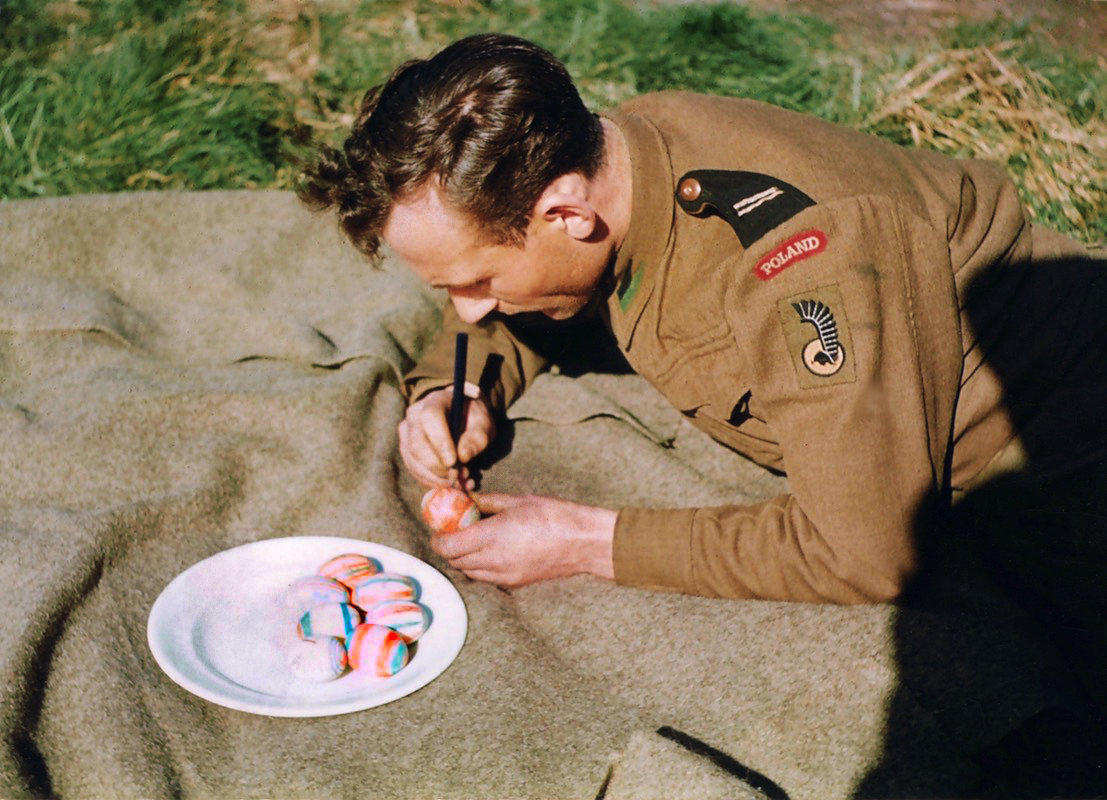 1st Polish Armoured Division soldier painting Easter eggs